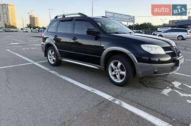 Позашляховик / Кросовер Mitsubishi Outlander 2006 в Києві