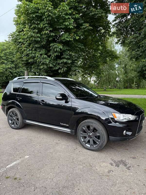 Внедорожник / Кроссовер Mitsubishi Outlander 2010 в Путивле