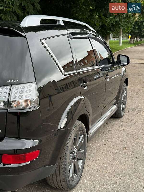 Внедорожник / Кроссовер Mitsubishi Outlander 2010 в Путивле