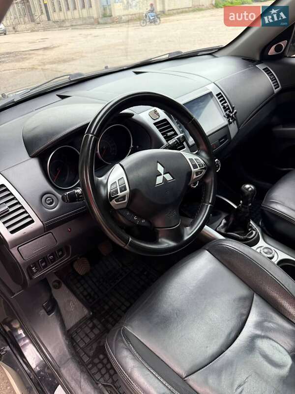 Внедорожник / Кроссовер Mitsubishi Outlander 2010 в Путивле