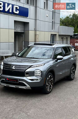 Внедорожник / Кроссовер Mitsubishi Outlander 2023 в Одессе