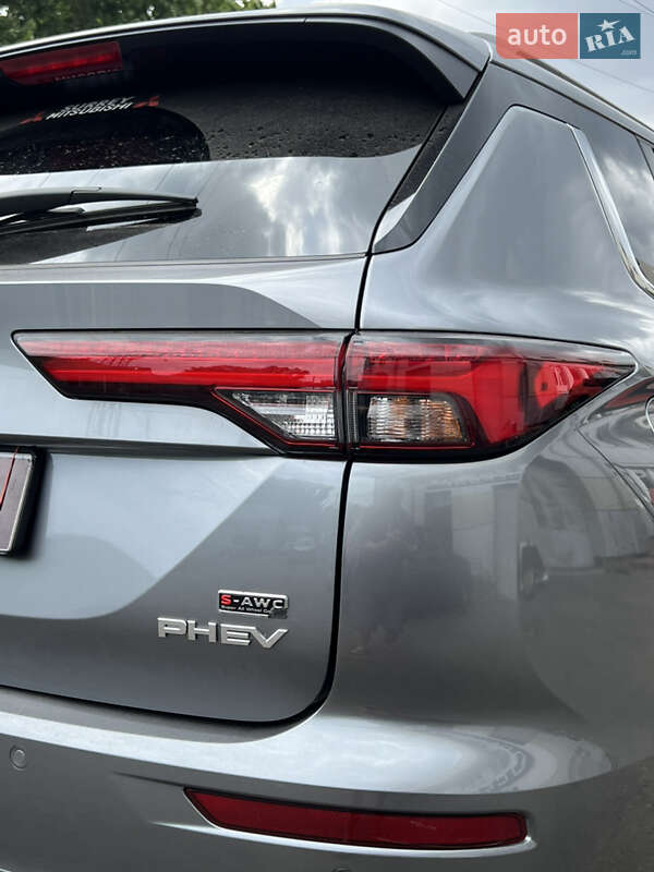 Внедорожник / Кроссовер Mitsubishi Outlander 2023 в Одессе фото 19 Внедорожник / Кроссовер Mitsubishi Outlander 2023 в Одессе