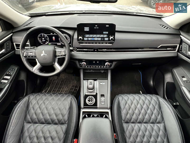 Внедорожник / Кроссовер Mitsubishi Outlander 2023 в Одессе фото 32 Внедорожник / Кроссовер Mitsubishi Outlander 2023 в Одессе