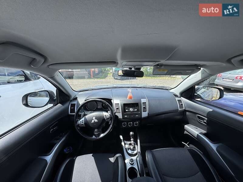 Внедорожник / Кроссовер Mitsubishi Outlander 2010 в Киеве