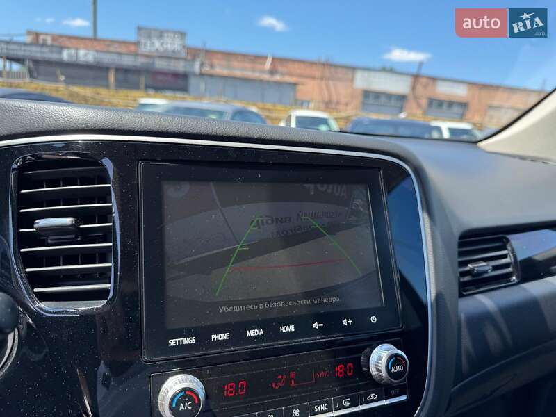 Внедорожник / Кроссовер Mitsubishi Outlander 2021 в Запорожье