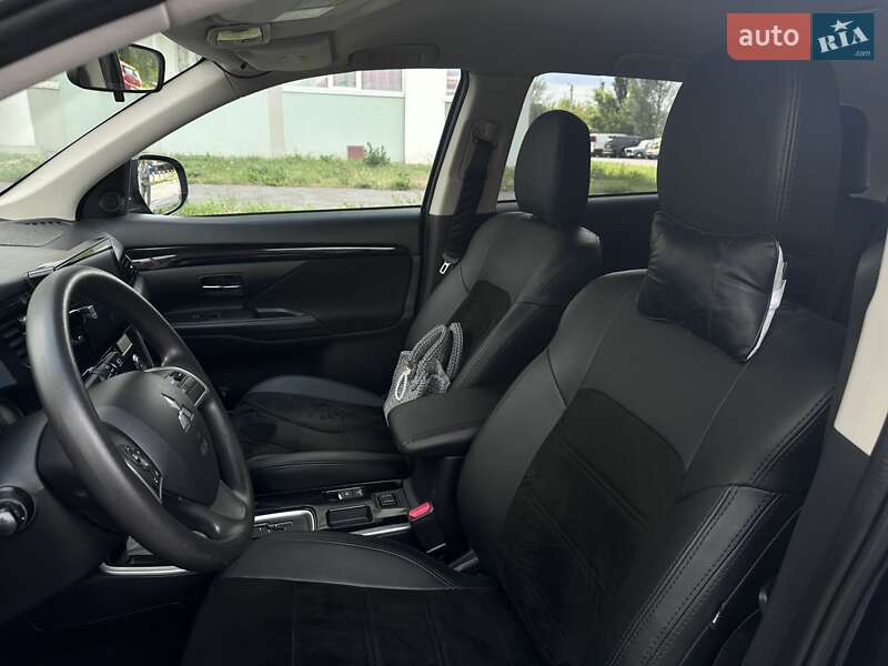 Позашляховик / Кросовер Mitsubishi Outlander 2018 в Харкові