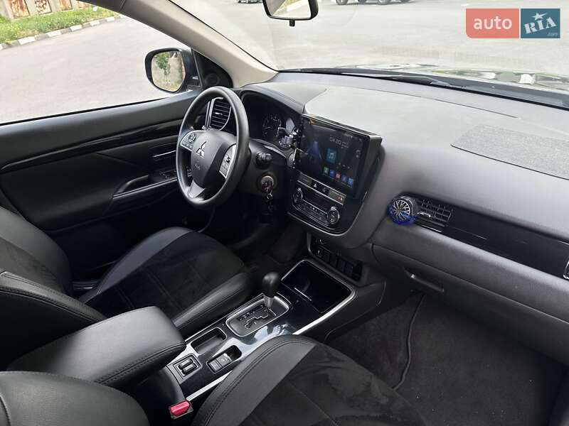 Позашляховик / Кросовер Mitsubishi Outlander 2018 в Харкові