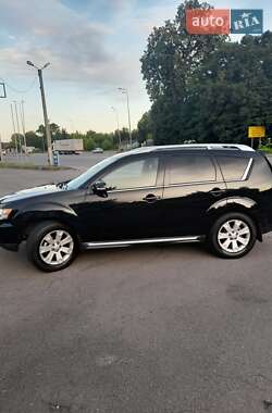 Внедорожник / Кроссовер Mitsubishi Outlander 2010 в Литине