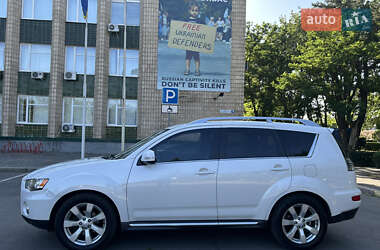 Внедорожник / Кроссовер Mitsubishi Outlander 2010 в 