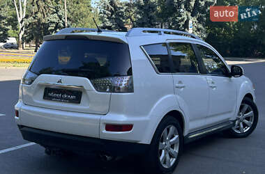 Внедорожник / Кроссовер Mitsubishi Outlander 2010 в 