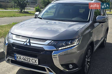 Внедорожник / Кроссовер Mitsubishi Outlander 2021 в Киеве