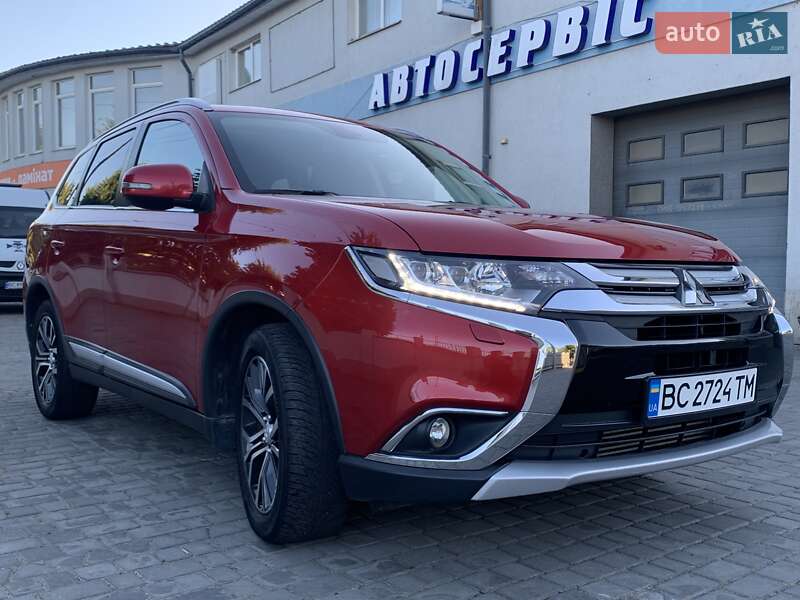 Внедорожник / Кроссовер Mitsubishi Outlander 2015 в Дрогобыче