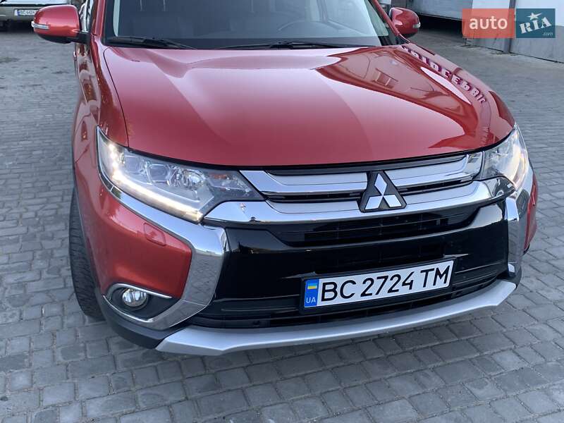 Внедорожник / Кроссовер Mitsubishi Outlander 2015 в Дрогобыче