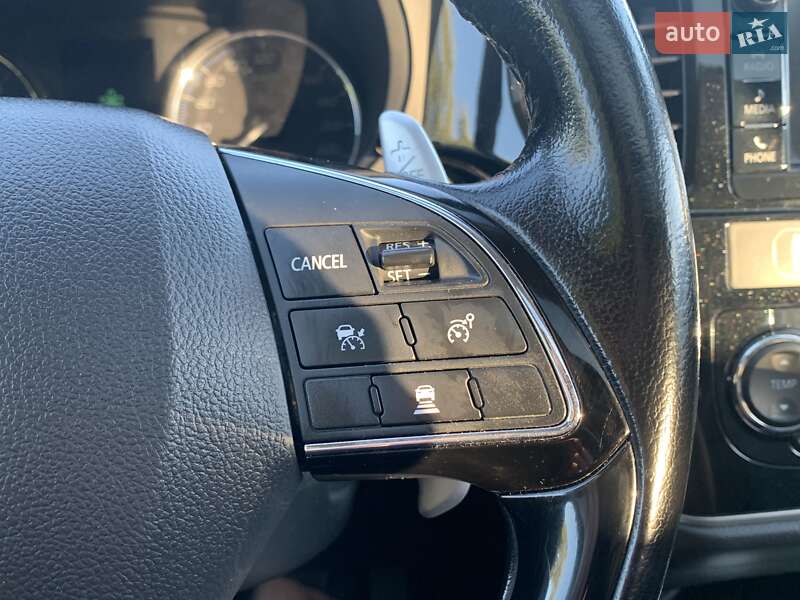 Внедорожник / Кроссовер Mitsubishi Outlander 2015 в Дрогобыче