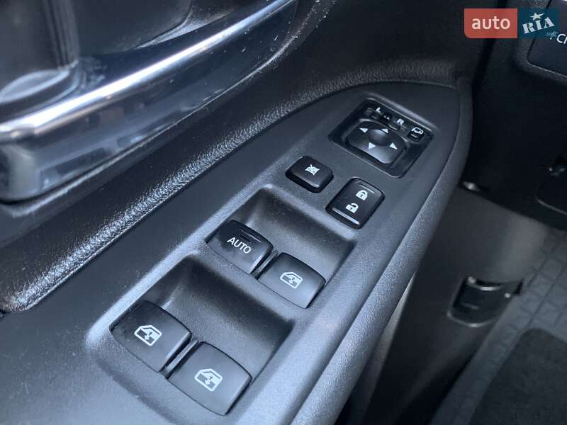 Внедорожник / Кроссовер Mitsubishi Outlander 2015 в Дрогобыче
