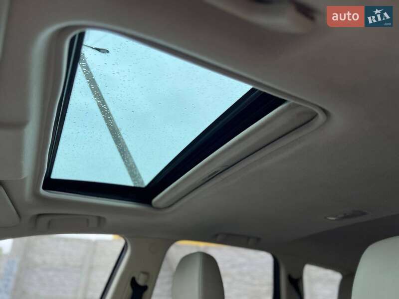 Внедорожник / Кроссовер Mitsubishi Outlander 2013 в Львове