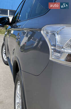 Позашляховик / Кросовер Mitsubishi Outlander 2014 в 