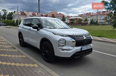 Внедорожник / Кроссовер Mitsubishi Outlander 2022 в 