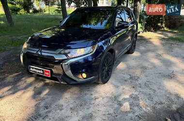 Позашляховик / Кросовер Mitsubishi Outlander 2020 в Києві