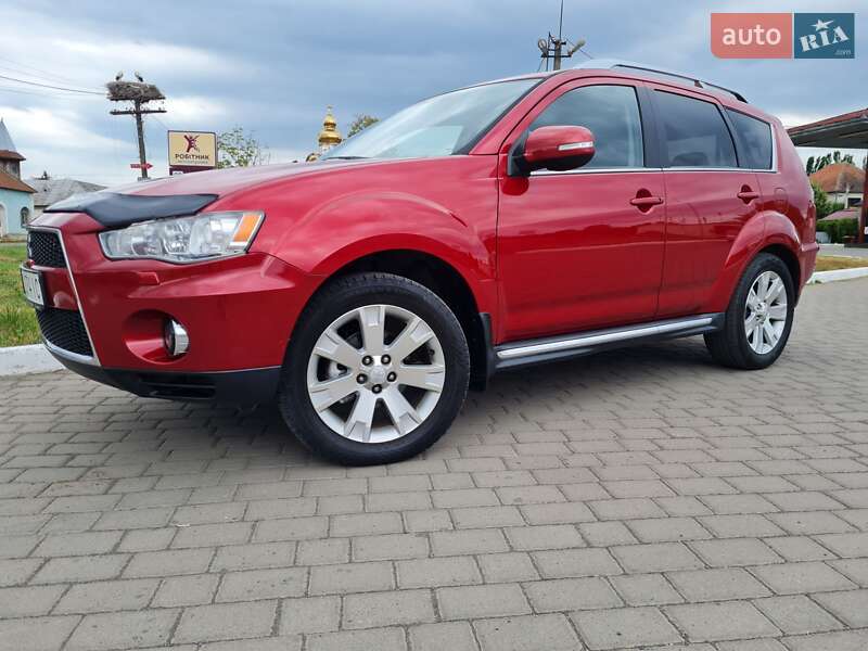 Позашляховик / Кросовер Mitsubishi Outlander 2010 в Білки