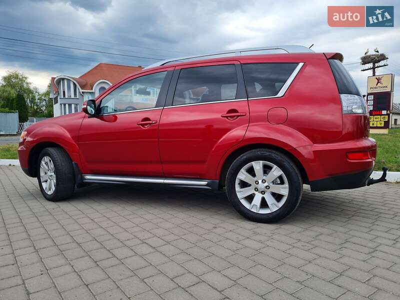 Позашляховик / Кросовер Mitsubishi Outlander 2010 в Білки