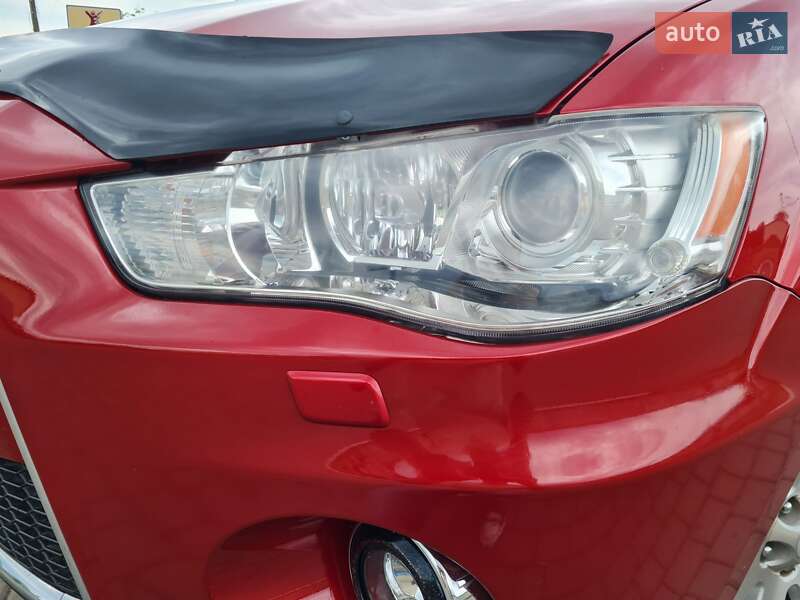 Позашляховик / Кросовер Mitsubishi Outlander 2010 в Білки