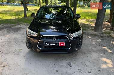 Внедорожник / Кроссовер Mitsubishi Outlander 2013 в 