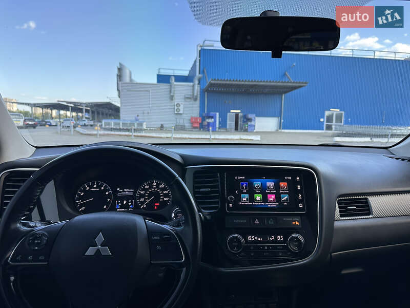 Внедорожник / Кроссовер Mitsubishi Outlander 2017 в Киеве фото 12 Внедорожник / Кроссовер Mitsubishi Outlander 2017 в Киеве