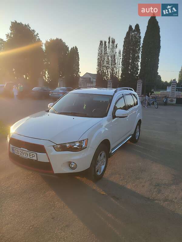 Внедорожник / Кроссовер Mitsubishi Outlander 2012 в Нежине
