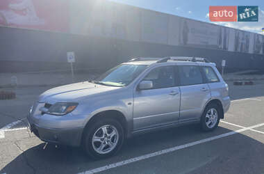 Позашляховик / Кросовер Mitsubishi Outlander 2004 в Києві