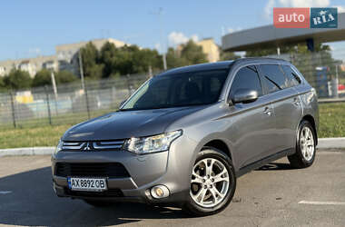 Внедорожник / Кроссовер Mitsubishi Outlander 2013 в Харькове