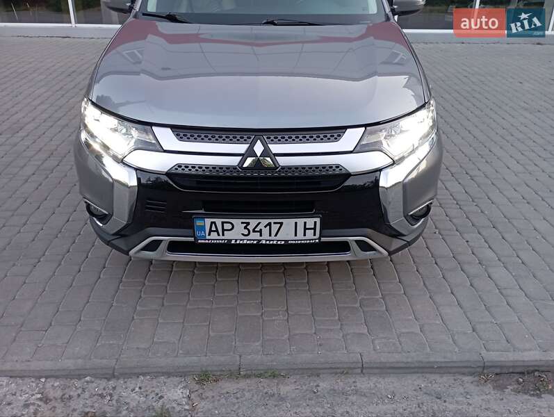 Позашляховик / Кросовер Mitsubishi Outlander 2017 в Запоріжжі