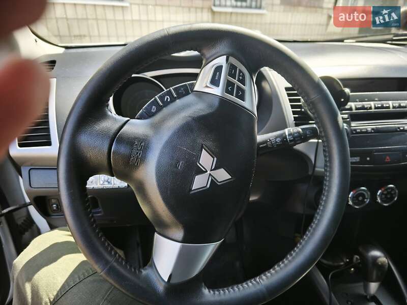 Позашляховик / Кросовер Mitsubishi Outlander 2011 в Чорнухах