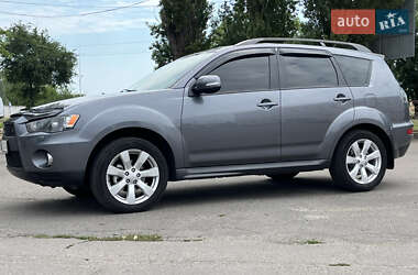 Внедорожник / Кроссовер Mitsubishi Outlander 2011 в 