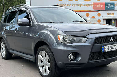 Внедорожник / Кроссовер Mitsubishi Outlander 2011 в 