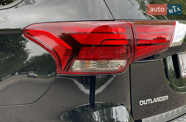 Внедорожник / Кроссовер Mitsubishi Outlander 2021 в 
