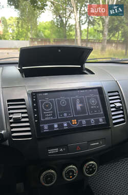 Внедорожник / Кроссовер Mitsubishi Outlander 2008 в 