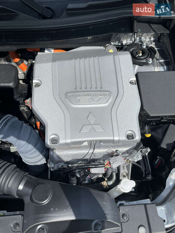 Внедорожник / Кроссовер Mitsubishi Outlander 2020 в Виннице