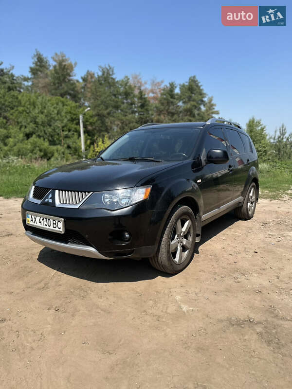 Внедорожник / Кроссовер Mitsubishi Outlander 2007 в 