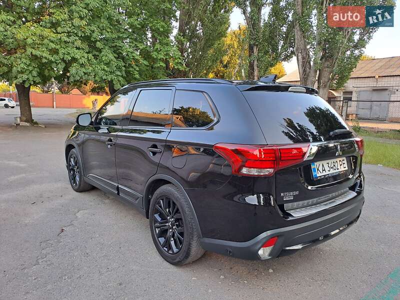 Позашляховик / Кросовер Mitsubishi Outlander 2018 в Білій Церкві