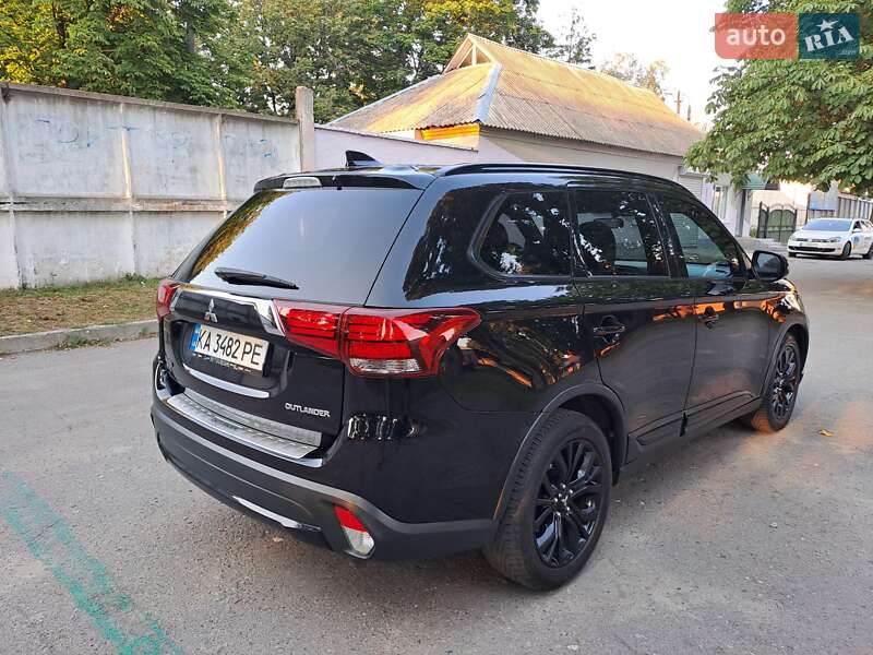 Позашляховик / Кросовер Mitsubishi Outlander 2018 в Білій Церкві