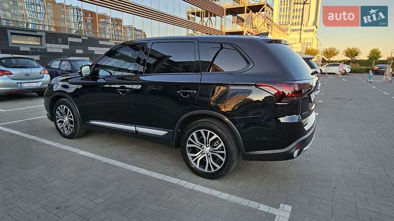 Внедорожник / Кроссовер Mitsubishi Outlander 2017 в Ивано-Франковске