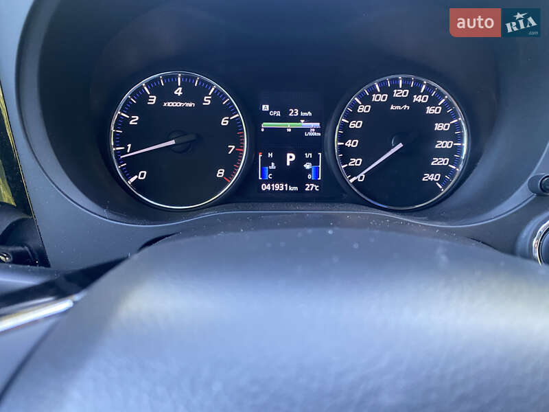 Позашляховик / Кросовер Mitsubishi Outlander 2021 в Запоріжжі
