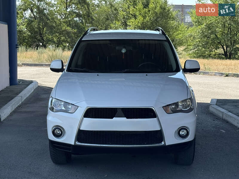 Mitsubishi Outlander 2012