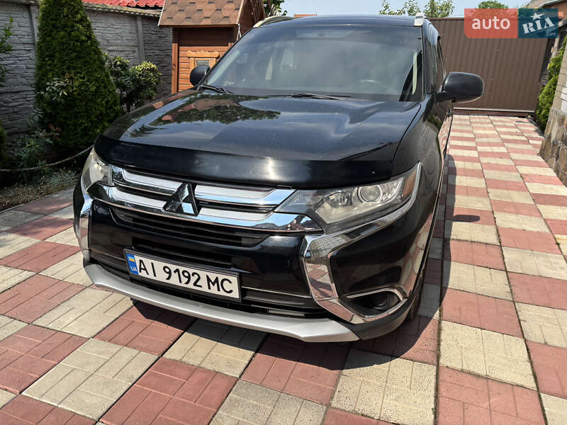 Внедорожник / Кроссовер Mitsubishi Outlander 2018 в Киеве