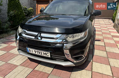 Позашляховик / Кросовер Mitsubishi Outlander 2018 в 