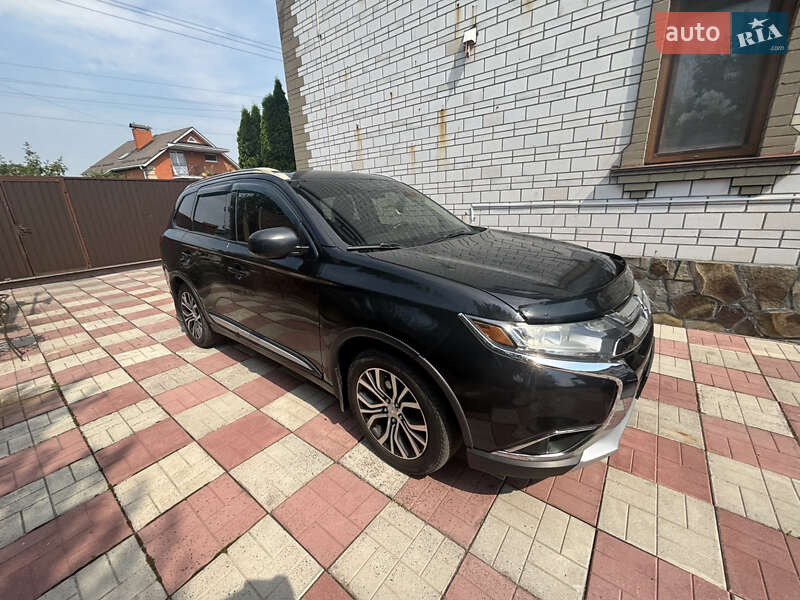 Внедорожник / Кроссовер Mitsubishi Outlander 2018 в Киеве