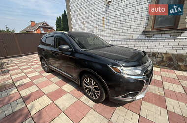 Позашляховик / Кросовер Mitsubishi Outlander 2018 в 