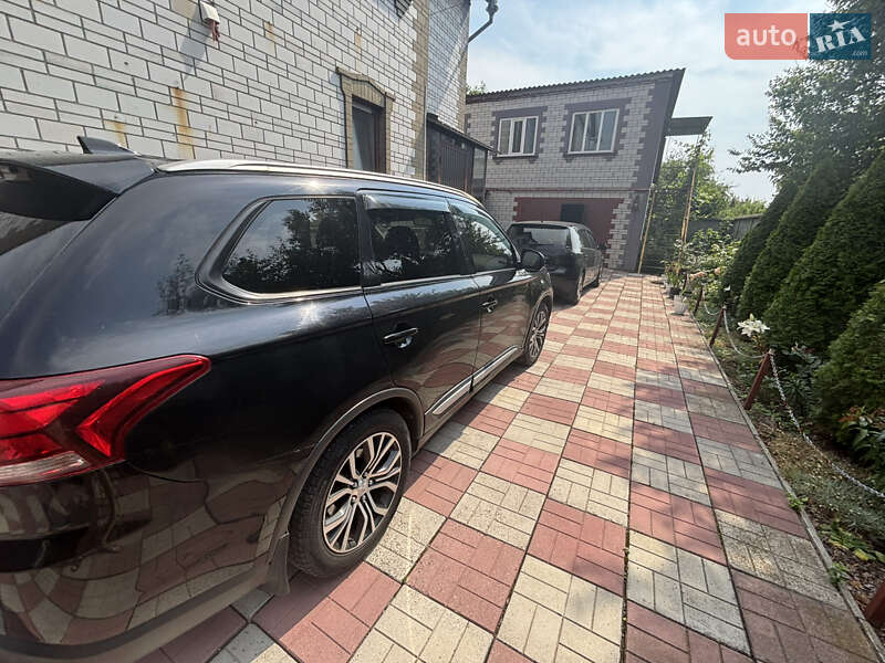 Внедорожник / Кроссовер Mitsubishi Outlander 2018 в Киеве