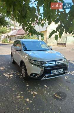 Позашляховик / Кросовер Mitsubishi Outlander 2021 в Одесі